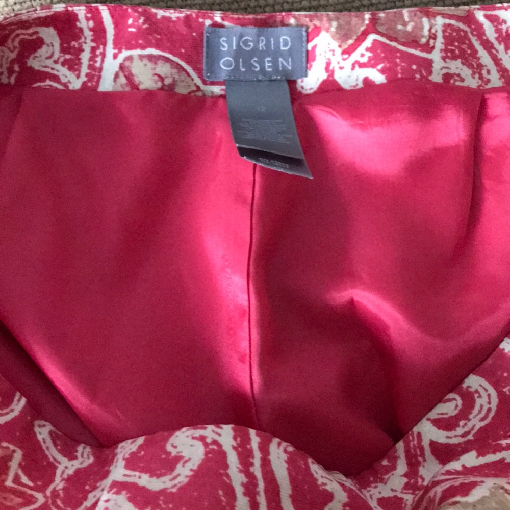 Clothes - Picture 4 of 4